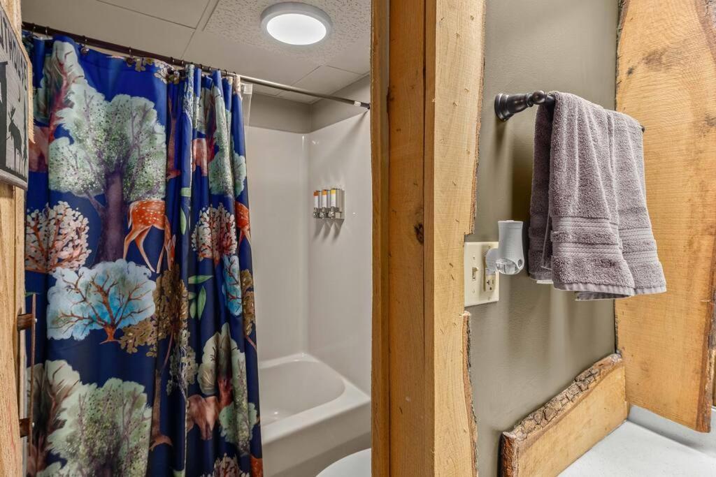 Stonegate Lodge King Bed, Wifi, 50In Tv, Fire Pit, Salt Water Pool Room # 310 Eureka Springs Exterior foto